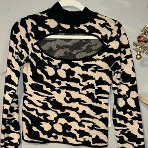 Multicolor turtle neck